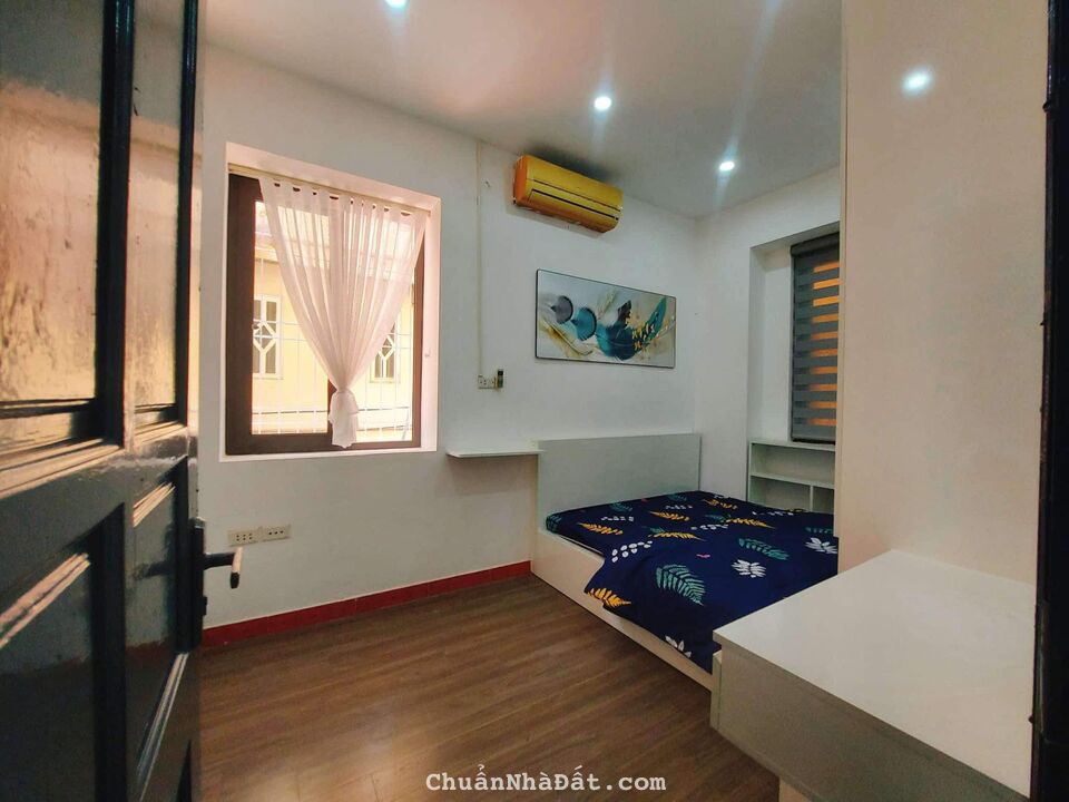 Bán nhà tập thể Vũ Ngọc Phan, Đống Đa, 75m2, lô góc siêu thoáng, 2 ngủ, view phố