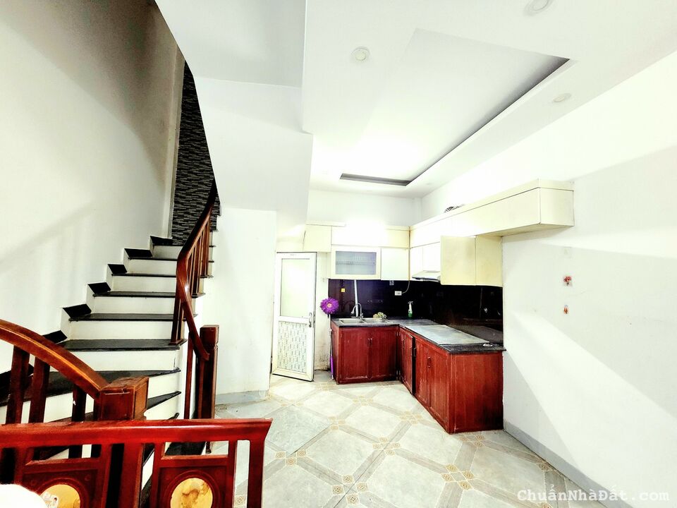 Bán nhà đường Kim Giang quận Hoàng Mai, NHÀ ĐẸP, LÔ GÓC, NGÕ THOÁNG, 40m2,5T