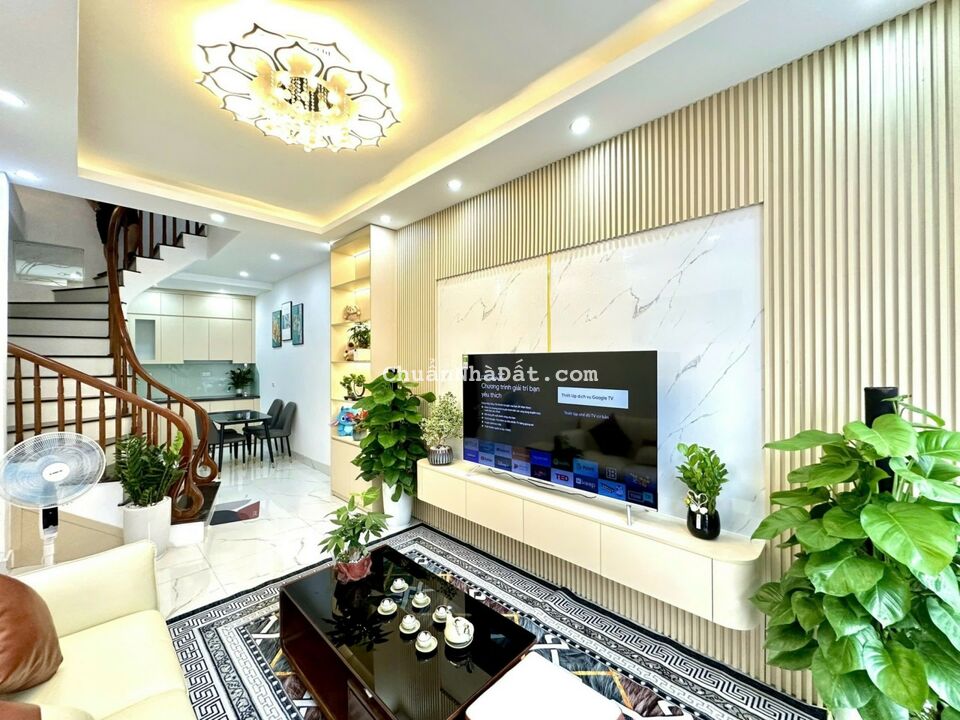 Bán nhà Đường Láng, Đống Đa, NHÀ ĐẸP Ở LUÔN, PHÂN LÔ Ô TÔ TRÁNH Bán nhà Đường Láng, Đống Đa, NHÀ ĐẸP Ở LUÔN, PHÂN LÔ Ô TÔ TRÁNH