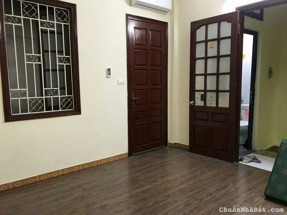 BÁN GẤP NHÀ ĐƯỜNG LÊ DUẨN ĐỐNG ĐA, NHÀ DÂN XÂY, NGAY GẦN MẶT PHỐ