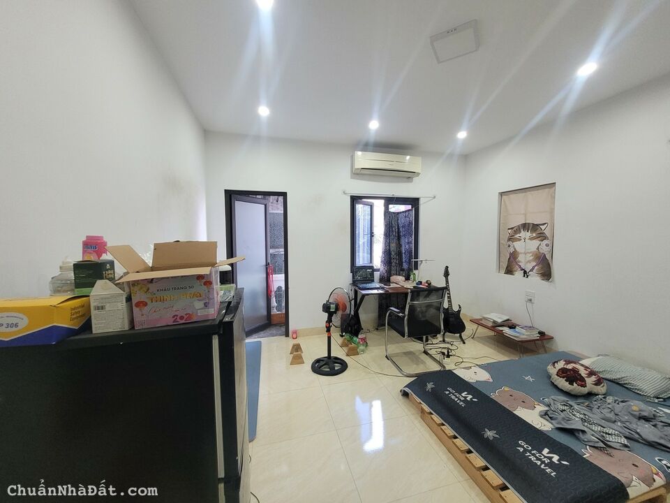 BÁN GẤP NHÀ ĐƯỜNG LÊ DUẨN ĐỐNG ĐA, NHÀ DÂN XÂY, LÔ GÓC, NGÕ RỘNG