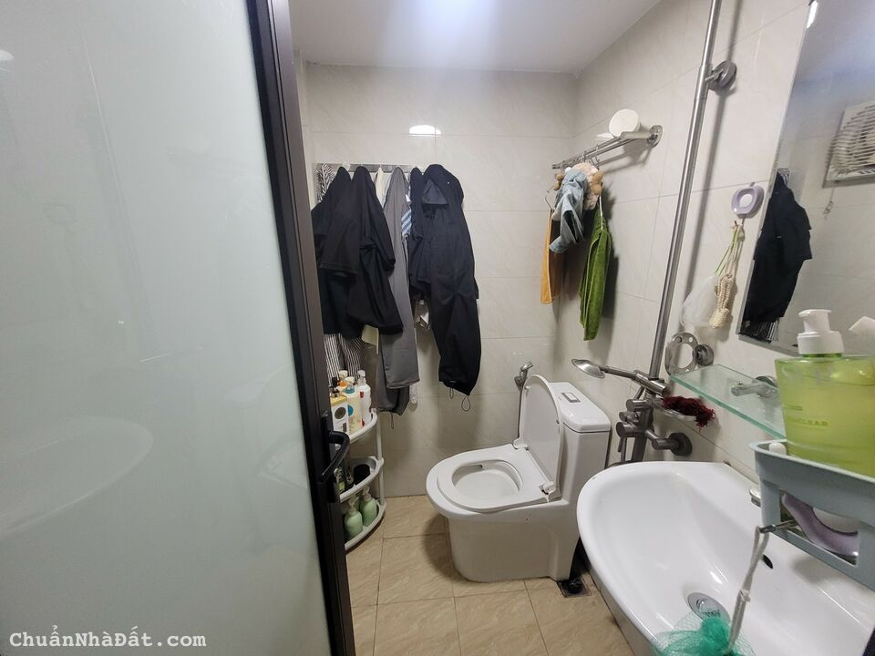 BÁN GẤP NHÀ ĐƯỜNG LÊ DUẨN ĐỐNG ĐA, NHÀ DÂN XÂY, LÔ GÓC, NGÕ RỘNG