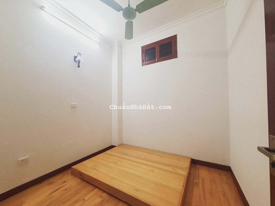 Bán gấp nhà đường Nguyễn Xiển, Thanh Xuân, nhà dân xây, lô góc, ngõ thông, sổ đỏ riêng Bán gấp nhà đường Nguyễn Xiển, Thanh Xuân, nhà dân xây, lô góc, ngõ thông, sổ đỏ riêng