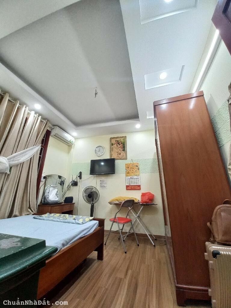 Bán gấp nhà Trường Chinh, Đống Đa, nhà đẹp ở luôn, tặng full nội thất, DT 42m2, 4T, MT4m Bán gấp nhà Trường Chinh, Đống Đa, nhà đẹp ở luôn, tặng full nội thất, DT 42m2, 4T, MT4m