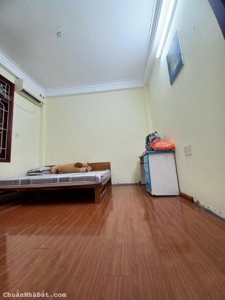 Bán gấp nhà Trường Chinh, Đống Đa, nhà đẹp ở luôn, tặng full nội thất, DT 42m2, 4T, MT4m Bán gấp nhà Trường Chinh, Đống Đa, nhà đẹp ở luôn, tặng full nội thất, DT 42m2, 4T, MT4m