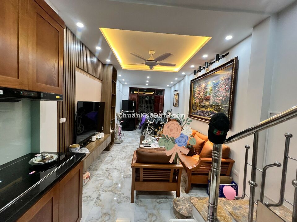 BÁN NHÀ ĐƯỜNG ĐÊ LA THÀNH ĐỐNG ĐA, NHÀ ĐẸP Ở NGAY, 2 MẶT NGÕ 30M,5T