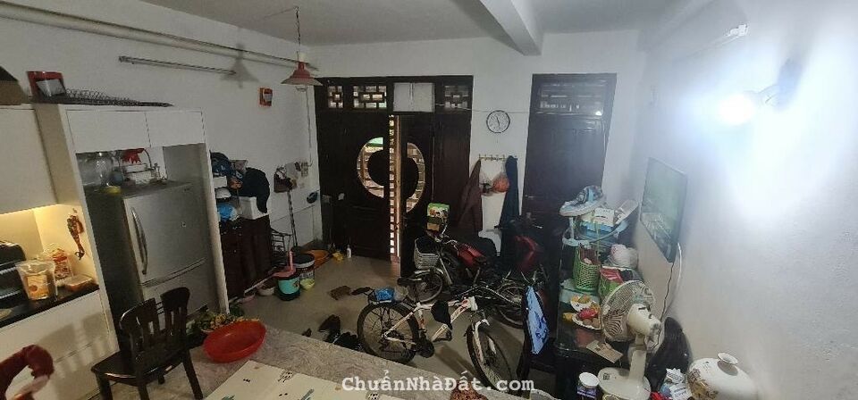 Bán nhà đường Đê La Thành, Đống Đa, nhà đẹp, gần ô tô, gần phố, DT 35m, 5T chỉ 4.6 tỷ