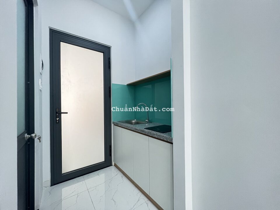 Căn hộ mới khai trương ban công full nội thất ngay Trần Văn Đang Quận 10