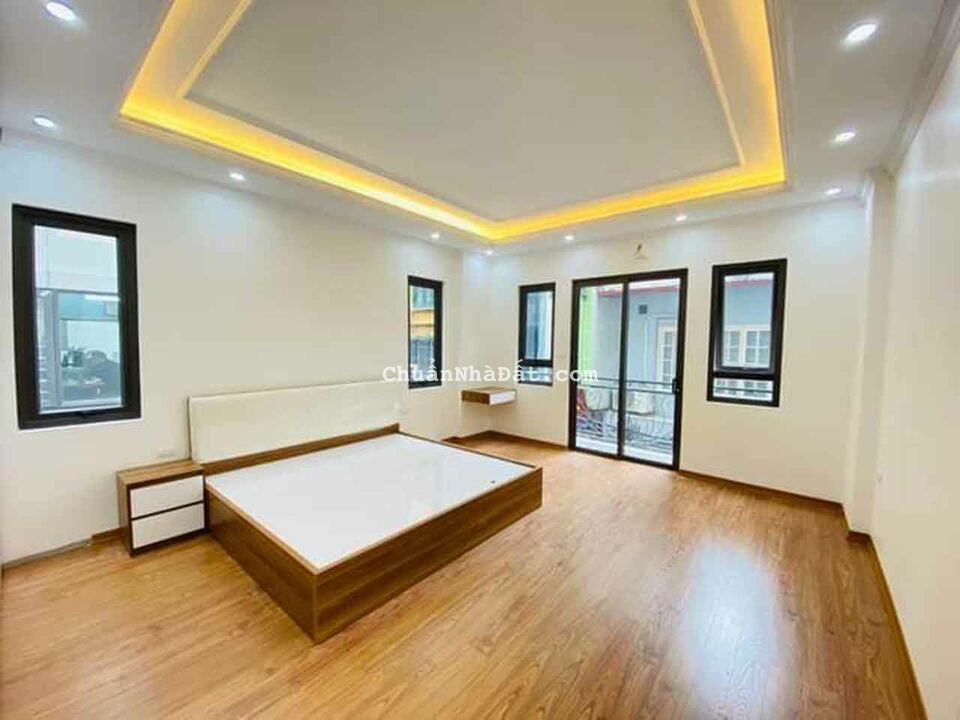 Bán nhà ngõ Giải Phòng, Hoàng mai 48m2 giá 4.75 tỷ, 5 tầng, 4PN, MT 4m