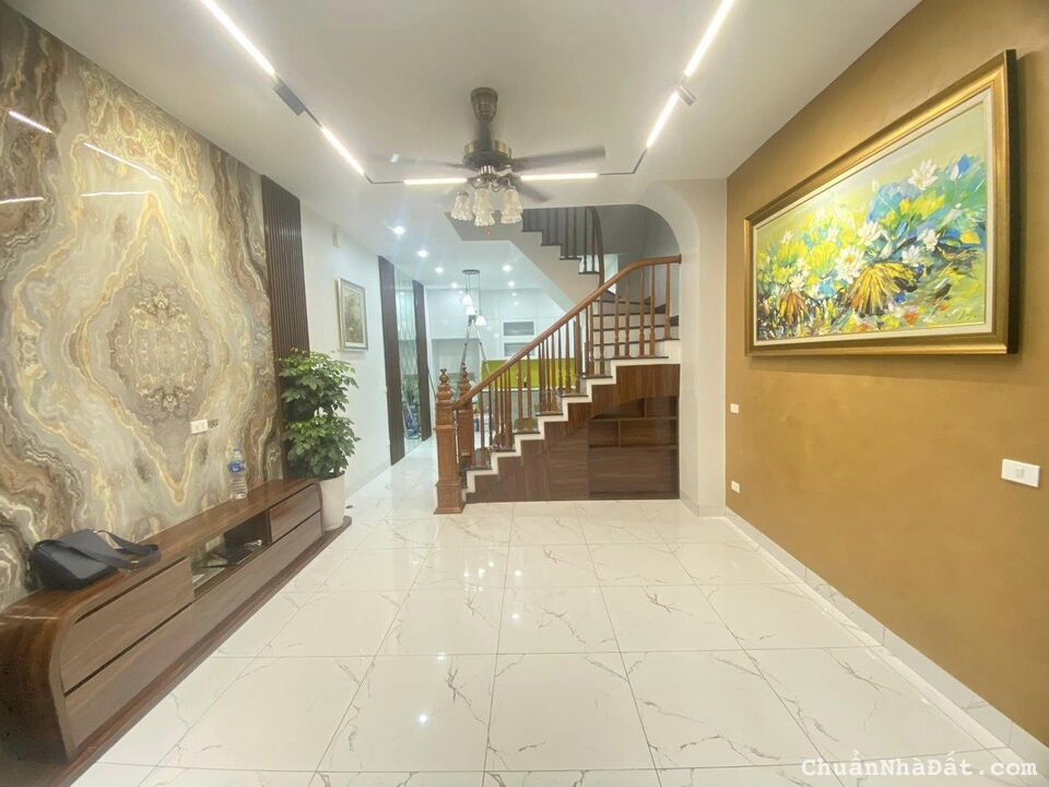 Bán nhà ngõ Giải Phòng, Hoàng mai 48m2 giá 4.75 tỷ, 5 tầng, 4PN, MT 4m