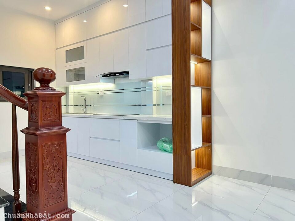 Bán nhà ngõ Hoàng Ngân, Cầu Giấy 42m2 giá 4.05 tỷ, 5 tầng, 4PN, MT 3m