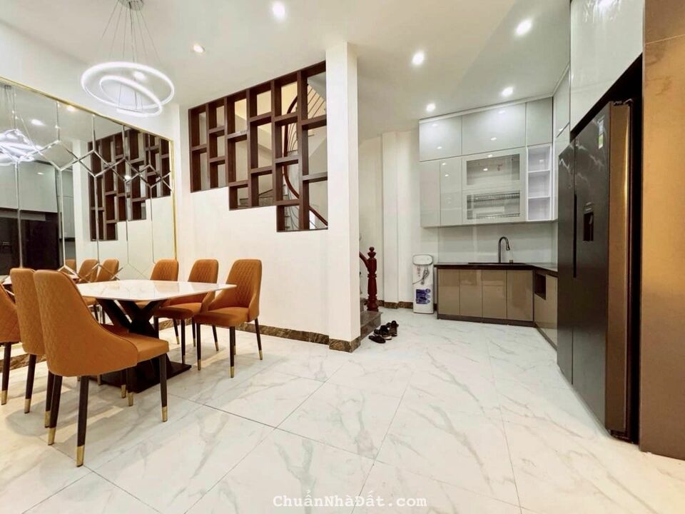 Bán nhà ngõ Núi Trúc, Ba Đình 40m2 giá 4.15 tỷ, 5 tầng, 4PN, MT 4m Bán nhà ngõ Núi Trúc, Ba Đình 40m2 giá 4.15 tỷ, 5 tầng, 4PN, MT 4m