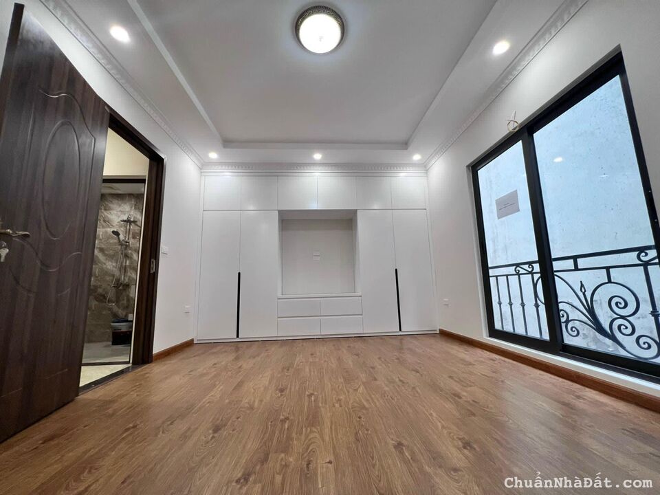 Bán nhà ngõ Xuân La, Tây Hồ 48m2 giá 4.15 tỷ, 5 tầng, 4PN, MT 4m