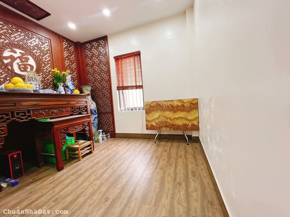 Bán nhà ngõ Đại Cồ Việt, Hai Bà Trưng 42m2 giá 4.25 tỷ, 5 tầng, 4PN, MT 3m