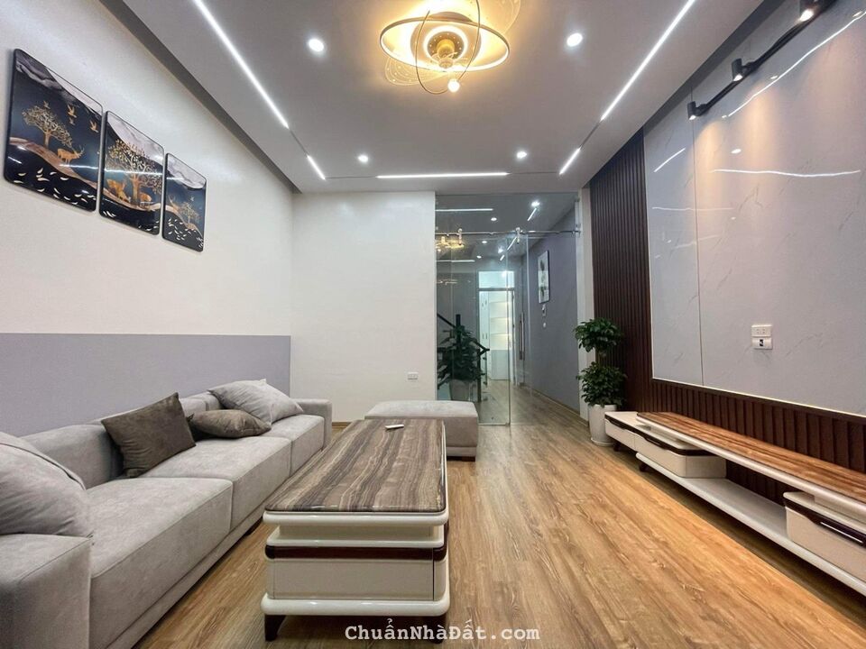 Bán nhà Trần Quốc Hoàn, Cầu Giấy. Phân lô bàn cờ, ô tô chạy quanh nhà. 55m2 - 11,9 tỷ. Bán nhà Trần Quốc Hoàn, Cầu Giấy. Phân lô bàn cờ, ô tô chạy quanh nhà. 55m2 - 11,9 tỷ.