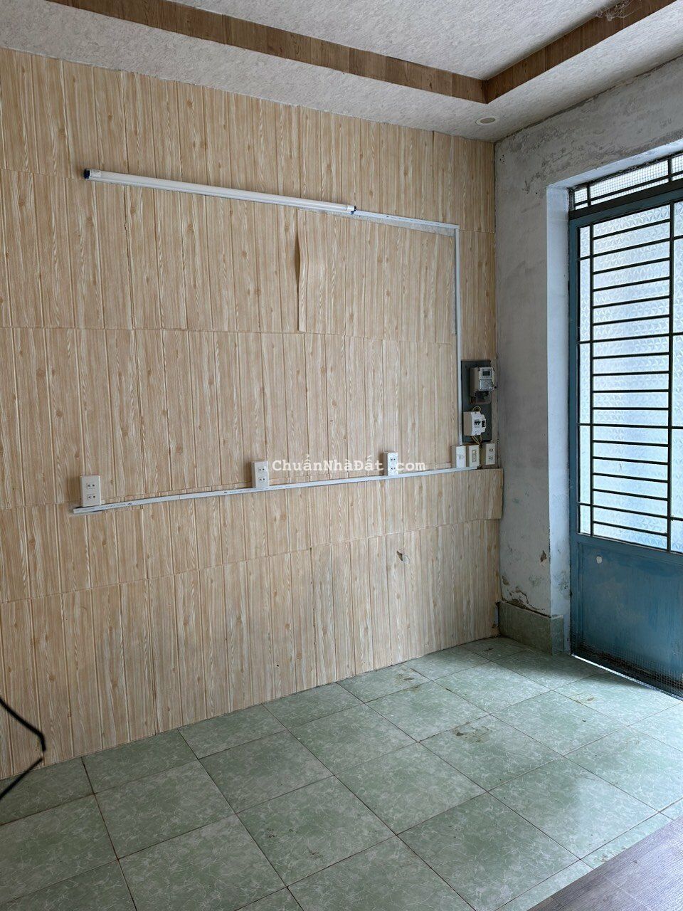 Nhà giá rẻ : 4 triệu / Tháng . Cho thuê nhà nguyên căn . Hẻm 108 đường 30/4 