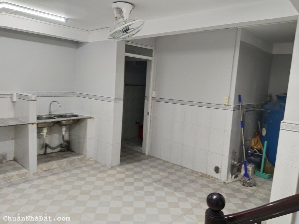 Cho thuê Nhà trục chính, hẻm Trần Hưng Đạo (thuận tiện kinh doanh)