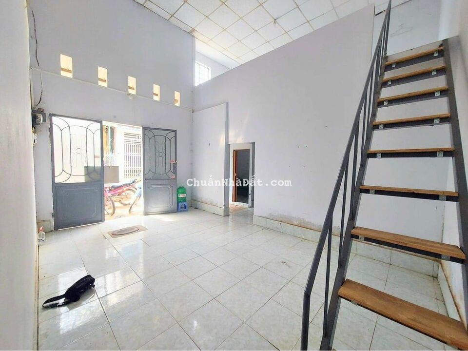 CHO THUÊ NHÀ MẶT TIỀN LỘ CÂY GÒN, ĐƯỜNG TRẦN NAM PHÚ, NINH KIỀU. Chỉ 3,8 triệu