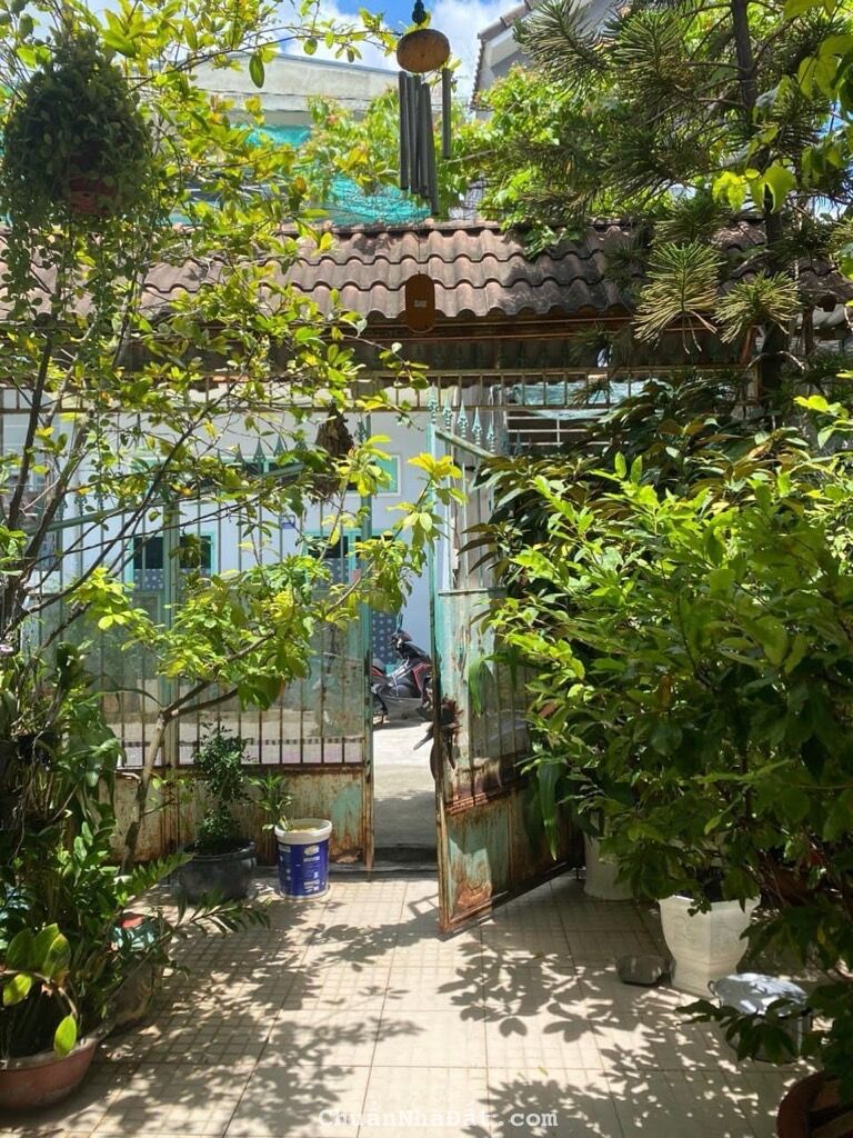 Bán Đất Tặng Nhà 135M2,Ngang 10M - Lã Xuân Oai - Chỉ từ 6T