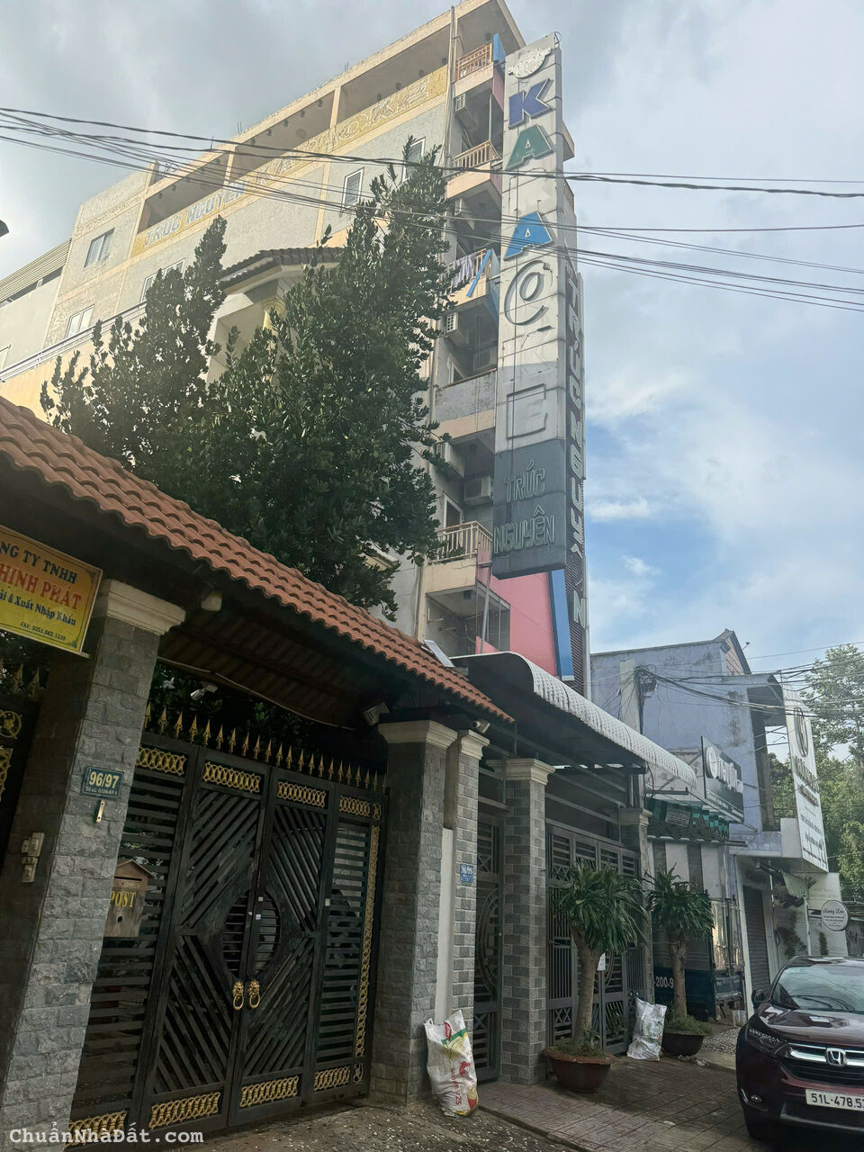 BÁN TÒA NHÀ KARAOKE 5 LẦU. DT: 6 X 41,65M. PHÁP LÝ ĐẦY ĐỦ, P. TÂN HIỆP, BIÊN HÒA, ĐỒNG NAI BÁN TÒA NHÀ KARAOKE 5 LẦU. DT: 6 X 41,65M. PHÁP LÝ ĐẦY ĐỦ, P. TÂN HIỆP, BIÊN HÒA, ĐỒNG NAI