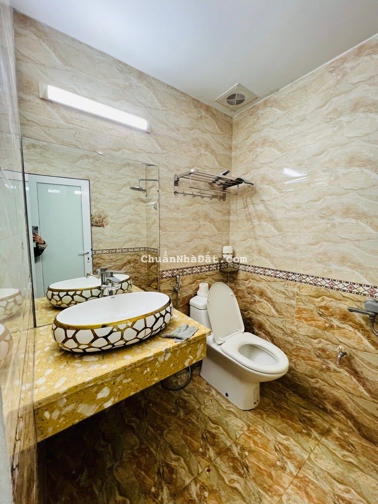 💥 Bán nhà đẹp Ở ngay Phố Tôn Đức Thắng Đống Đa 59m²x5T 6PN Sân cổng Ngõ nông Nhỉnh 6 tỷ 💥 Bán nhà đẹp Ở ngay Phố Tôn Đức Thắng Đống Đa 59m²x5T 6PN Sân cổng Ngõ nông Nhỉnh 6 tỷ