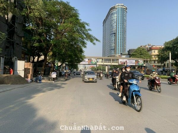 Bán nhà MP Nguyễn Chánh. Dt 63m2 x 5T, mt 4,5m, vỉa hè 3m. Giá 28,5 tỷ. 