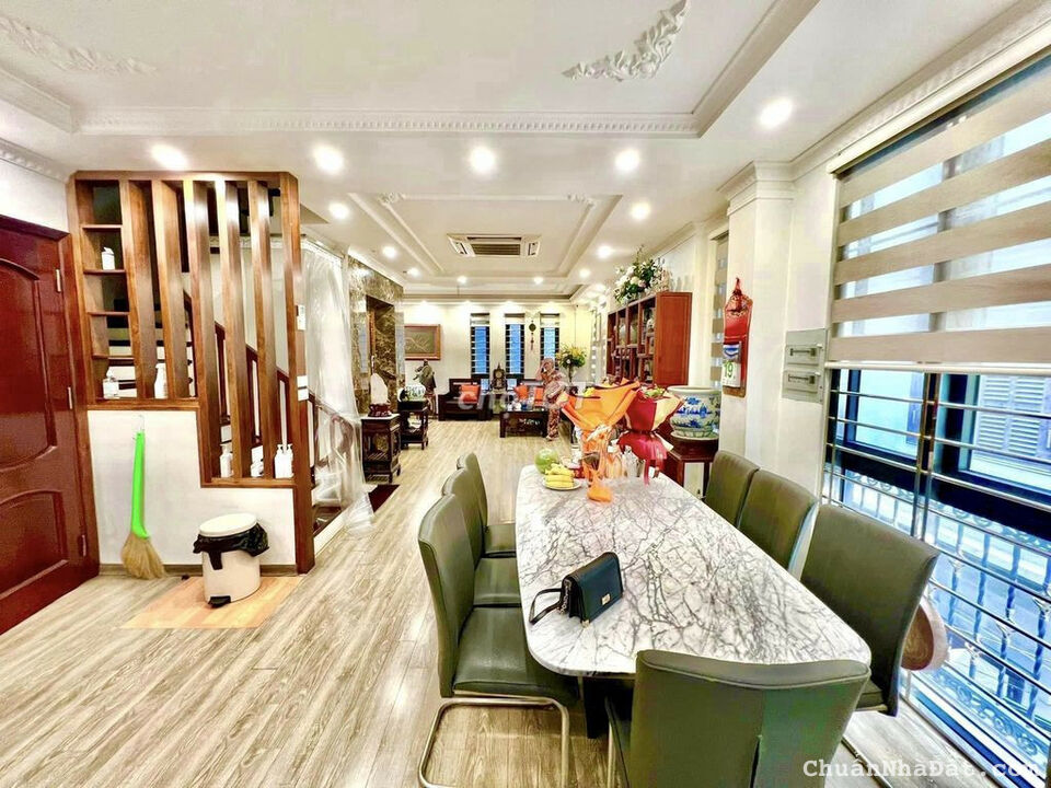 Bán nhà ngõ 162 Khương Đình. Dt 35m2 x 3t, mt 6m, gồm 5 pn. Giá 3,4 tỷ