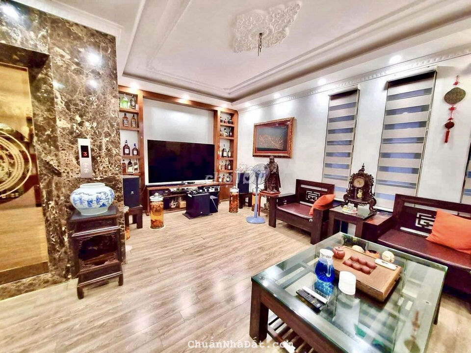 Bán nhà ngõ 162 Khương Đình. Dt 35m2 x 3t, mt 6m, gồm 5 pn. Giá 3,4 tỷ