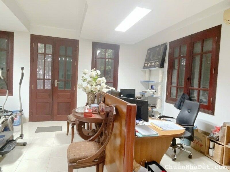 Biệt thự Vườn Đào, Tây Hồ. 285m2, 4 tầng, MT 26m, giá 216 tỷ  VỊ THẾ ĐẲNG CẤP - XỨNG TẦM ĐẠI GIA 