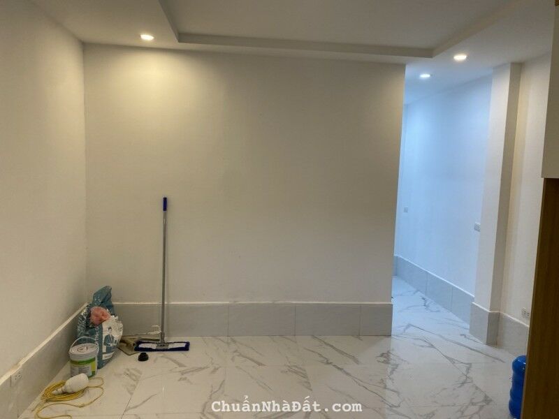 Bán căn hộ TT ĐHSP - Trần Quốc Hoàn, Cầu Giấy. 24/65m; T1; giá 3.05 tỷ