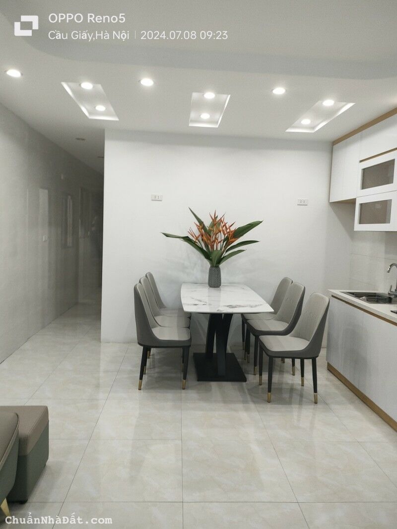 Bán Căn hộ Trần Quốc Hoàn, Cầu Giấy. 28/75m2; T1; giá 3.65 tỷ