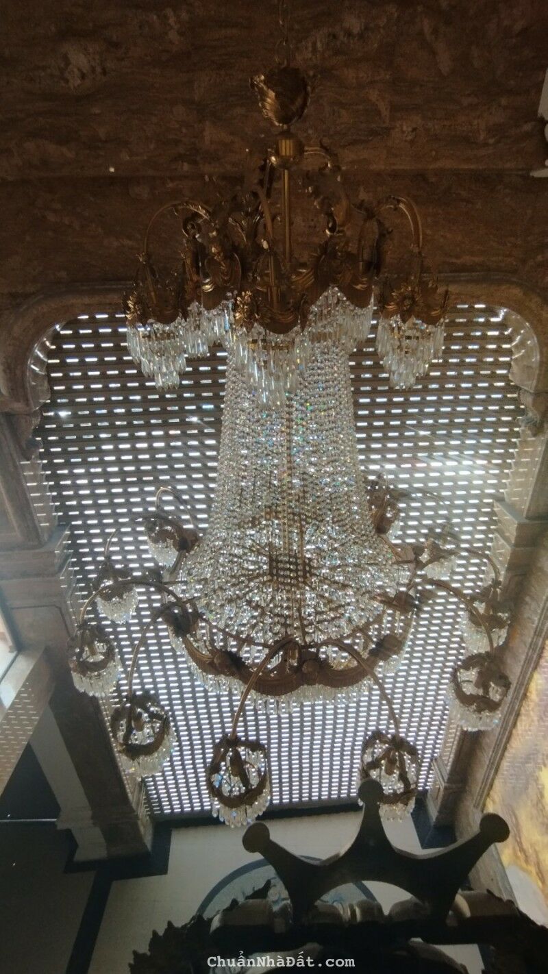 Bán Toà nhà Tôn Đức Thắng, Đống Đa. 136mx9; MT 5.8; giá 120 tỷ  TÒA NHÀ VIP 