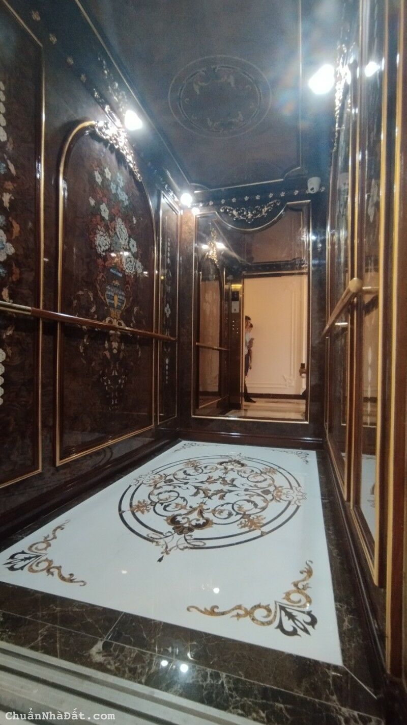 Bán Toà nhà Tôn Đức Thắng, Đống Đa. 136mx9; MT 5.8; giá 120 tỷ  TÒA NHÀ VIP 