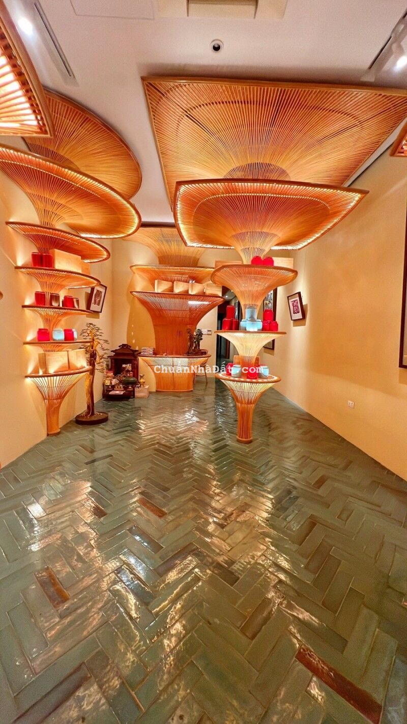 Bán Toà nhà Mặt phố Văn Miếu, Đống Đa. 91m2; giá 80 tỷ    SIÊU ĐẸP, SIÊU ĐỘC