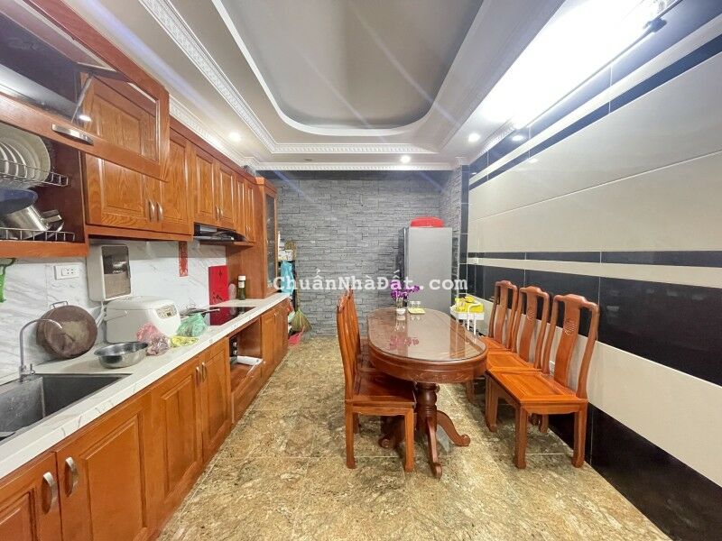 Bán nhà Dịch Vọng, Cầu Giấy. 48mx5; MT 3.5m; giá 7.4 tỷ Bán nhà Dịch Vọng, Cầu Giấy. 48mx5; MT 3.5m; giá 7.4 tỷ