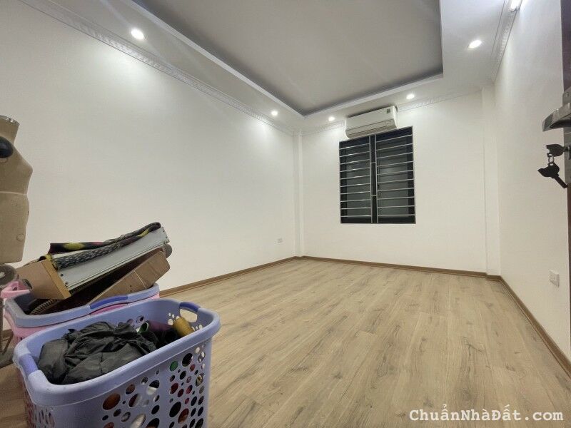 Bán nhà Dịch Vọng, Cầu Giấy. 48mx5; MT 3.5m; giá 7.4 tỷ Bán nhà Dịch Vọng, Cầu Giấy. 48mx5; MT 3.5m; giá 7.4 tỷ