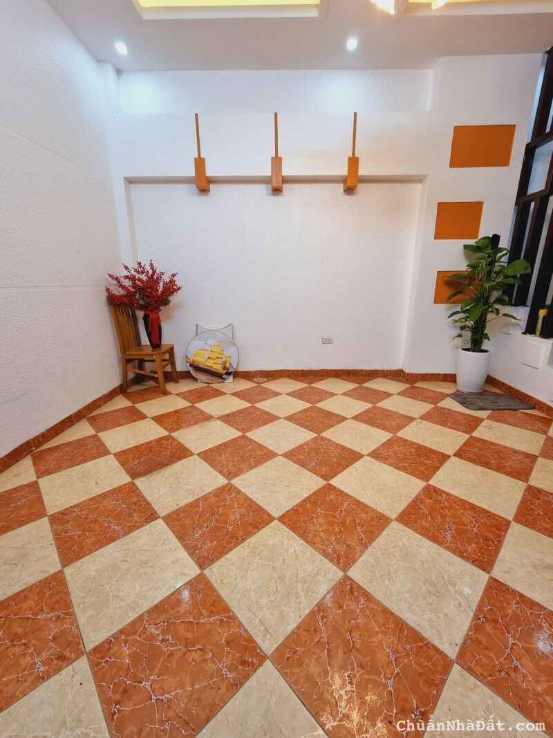 Bán nhà Trần Thái Tông, Cầu Giấy. 36mx5; MT 8m; giá 7.3 tỷ