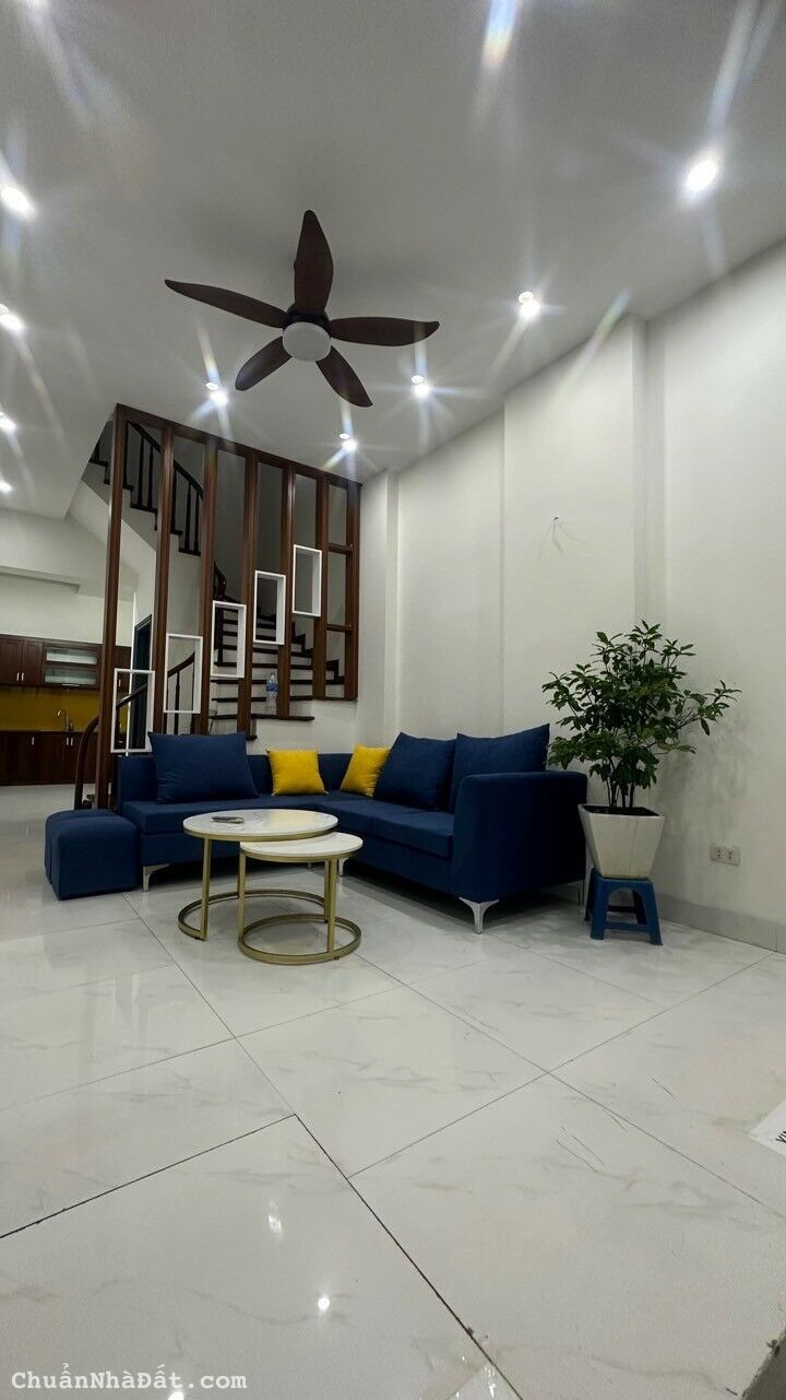 Bán nhà Trần Quý Kiên, Cầu Giấy. 43mx4; MT 4m; giá 6.1 tỷ Bán nhà Trần Quý Kiên, Cầu Giấy. 43mx4; MT 4m; giá 6.1 tỷ