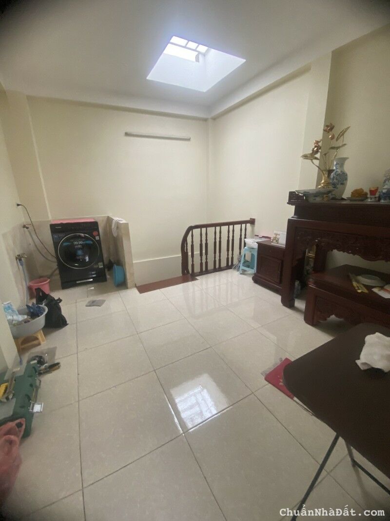 Bán nhà Cầu Giấy. 35mx5; MT 3,8m; giá 5.5 tỷ