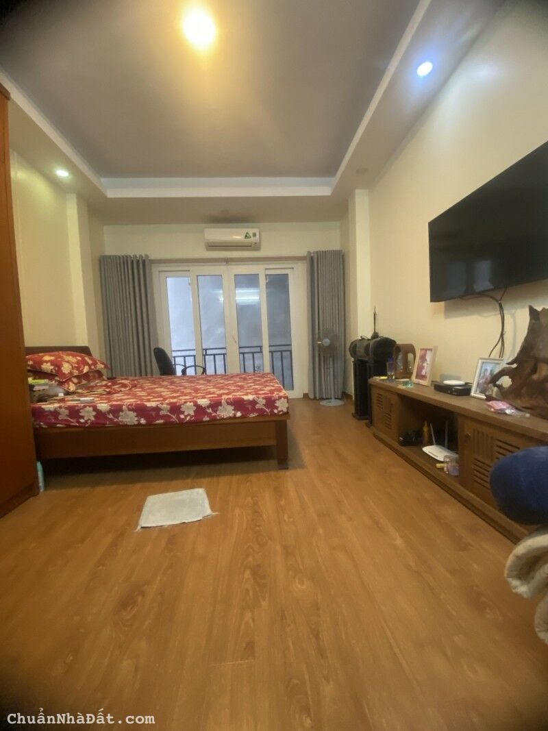 Bán nhà Cầu Giấy. 35mx5; MT 3,8m; giá 5.5 tỷ