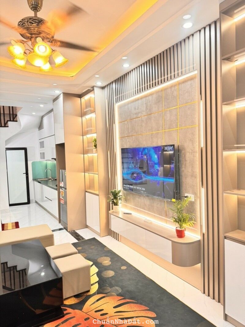 Bán nhà Lô góc, Mới, Đẹp, Nhỉnh 6 tỷ. 35mx5 tầng; MT 3.5m. Cầu Giấy, Cầu Giấy