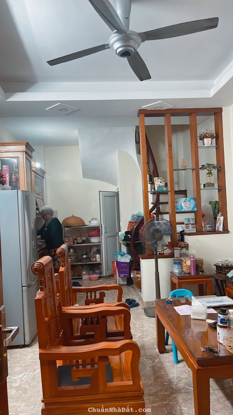 Bán nhà Cầu Giấy. 35mx5; MT 3.6m; giá 4 tỷ 7.