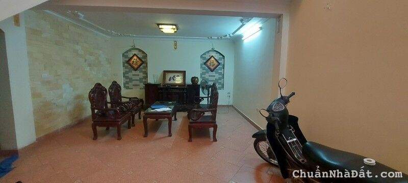 Bán nhà Dương Quảng Hàm, Cầu Giấy. 42mx4; MT 7.8m; giá 4 tỷ 5.
