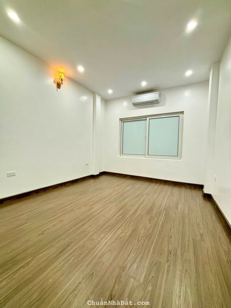 Nhà Hoàng Sâm, Cầu Giấy. 29mx5; MT 3.8m; giá 5.3 Tỷ Nhà Hoàng Sâm, Cầu Giấy. 29mx5; MT 3.8m; giá 5.3 Tỷ