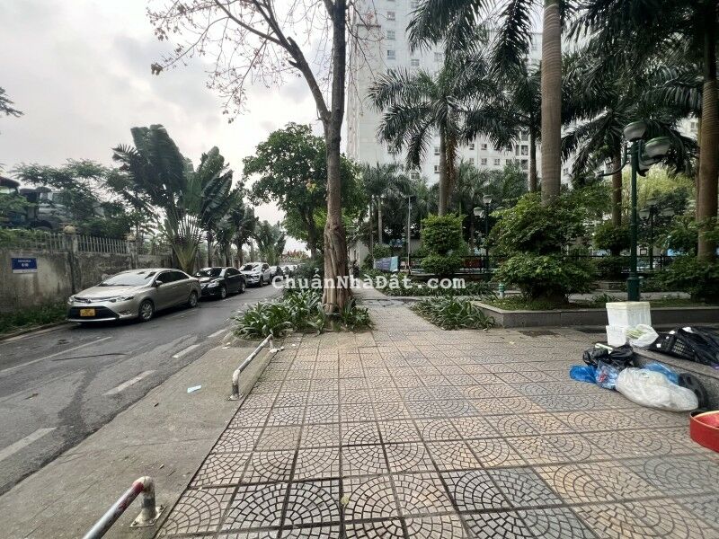 Bán Đất Phú Diễn, Bắc Từ Liêm. 251m2; MT 6m; Ô tô tránh; Nhỉnh 10 tỷ Bán Đất Phú Diễn, Bắc Từ Liêm. 251m2; MT 6m; Ô tô tránh; Nhỉnh 10 tỷ