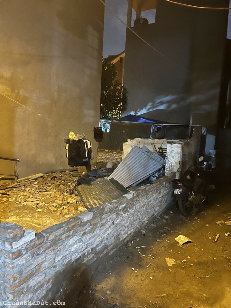 Bán đất Trần Quốc Vượng, Cầu Giấy. 40m2; MT 4.6m; giá 5 tỷ 15. 