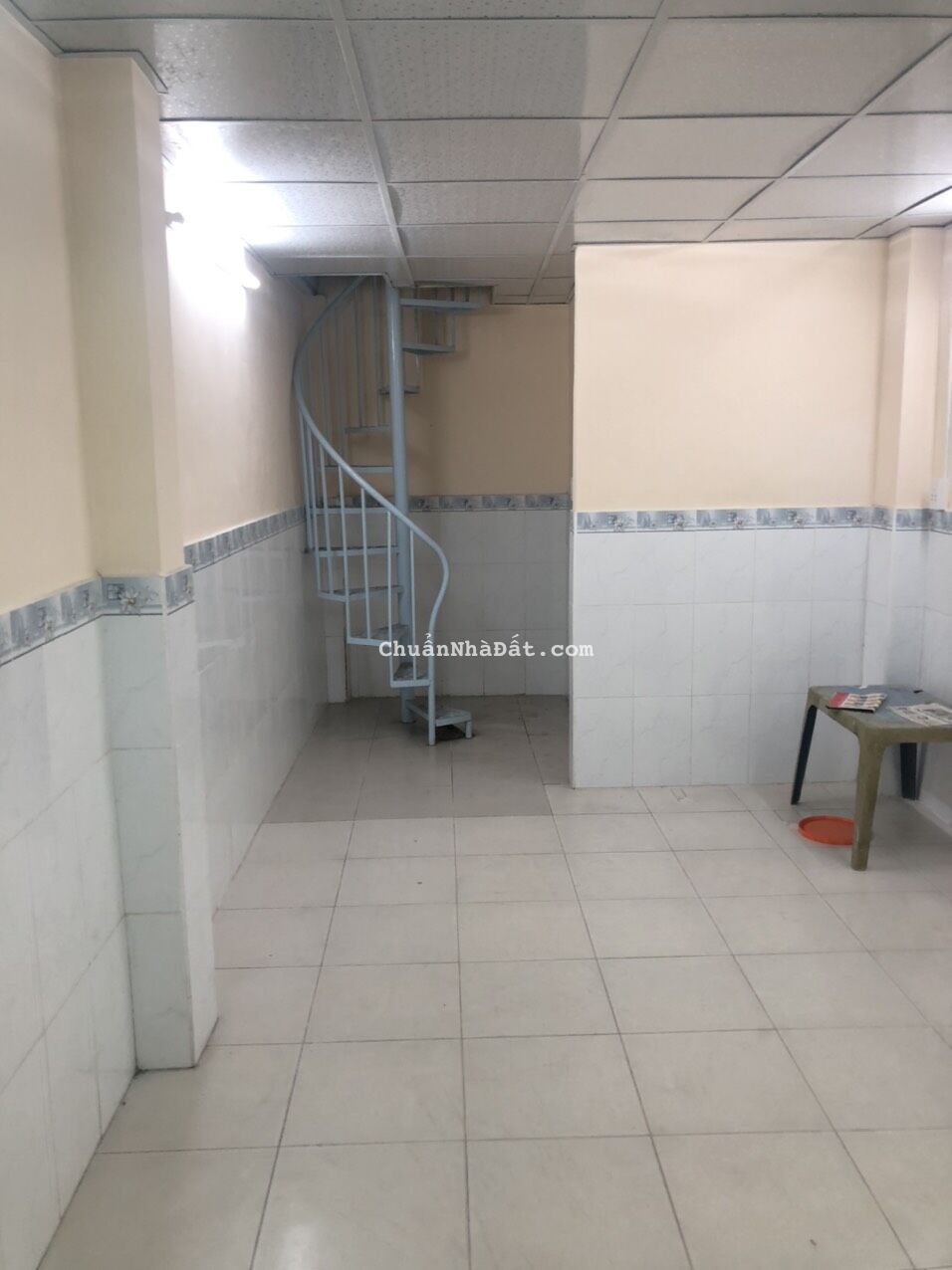 Cho thuê nhà nguyên căn CMT8 Q3 40m2, hẻm thông 3m đối diện chợ Hòa Hưng cách 40m, 10tr