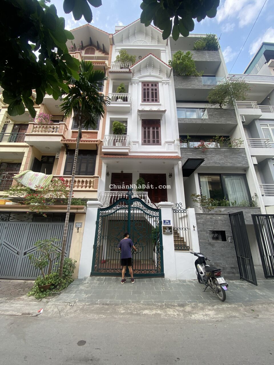 Cho thuê kho chứa hàng tại KĐT Văn Quán, Dt 100m, 5x20m, xe ô tô tải đỗ cửa, an ninh tuyệt đối, 10t