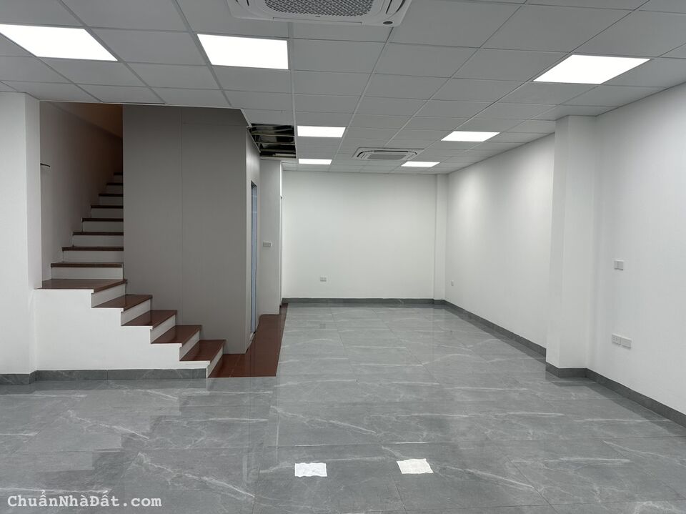 Cho thuê nhà liền kề, đối diện chân đế chung cư, kinh doanh đỉnh cao, Dt 75m2, 5 tầng thông sàn