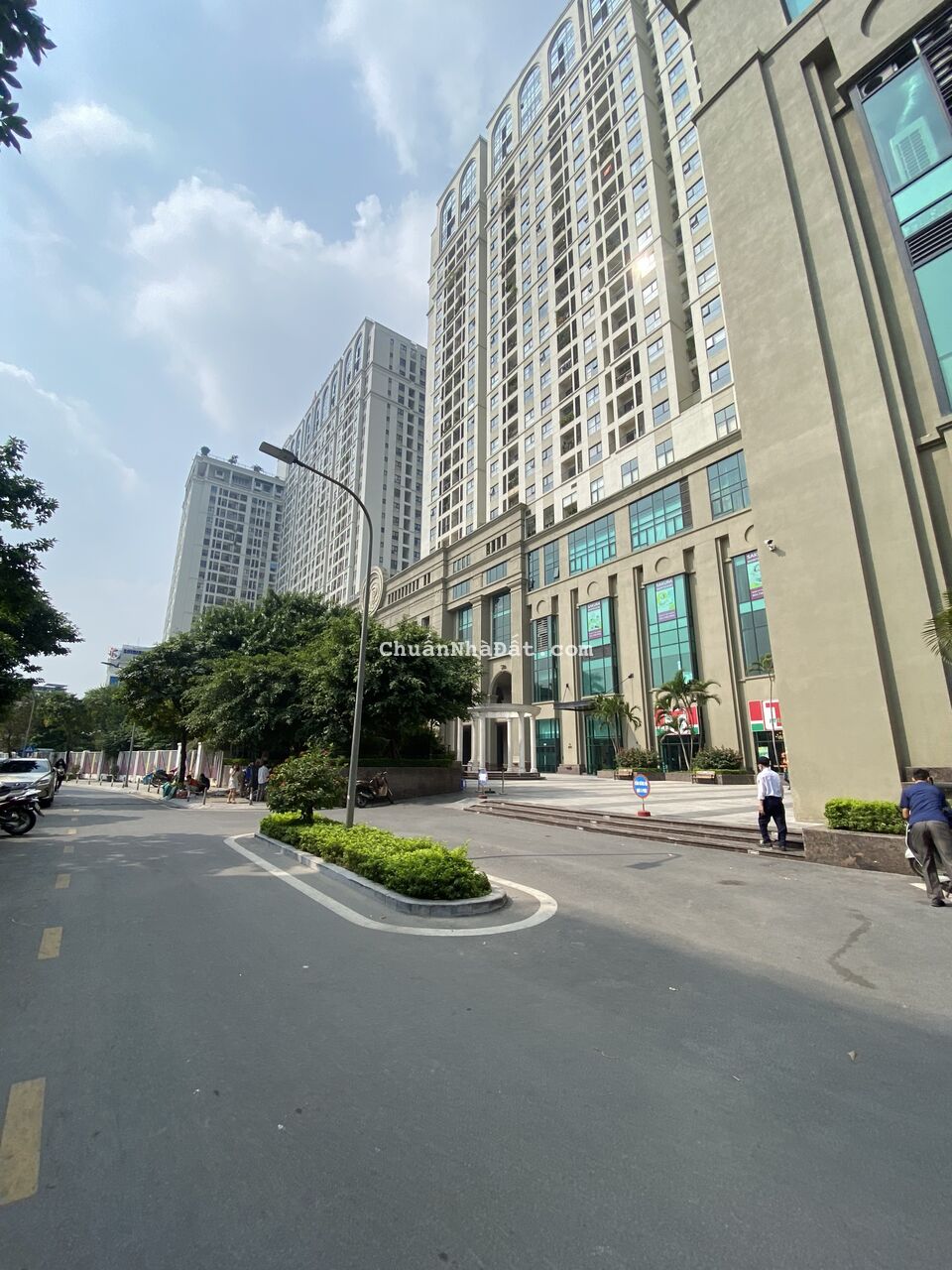 Cho thuê nhà liền kề, đối diện chân đế chung cư, kinh doanh đỉnh cao, Dt 75m2, 5 tầng thông sàn